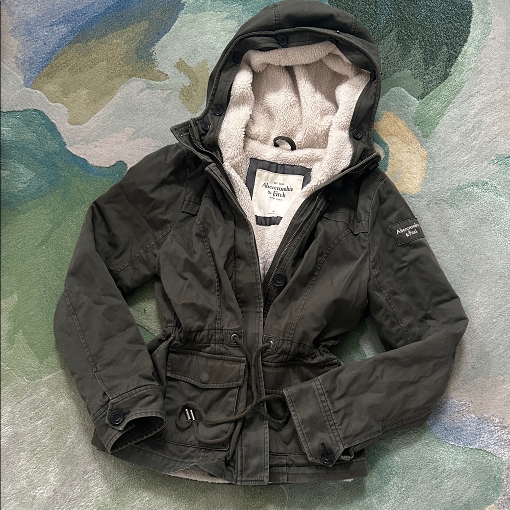Abercrombie & Fitch Women’s M Utility Jacket w/ removable Sherpa lining